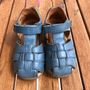 Toddler leather sandals in blue